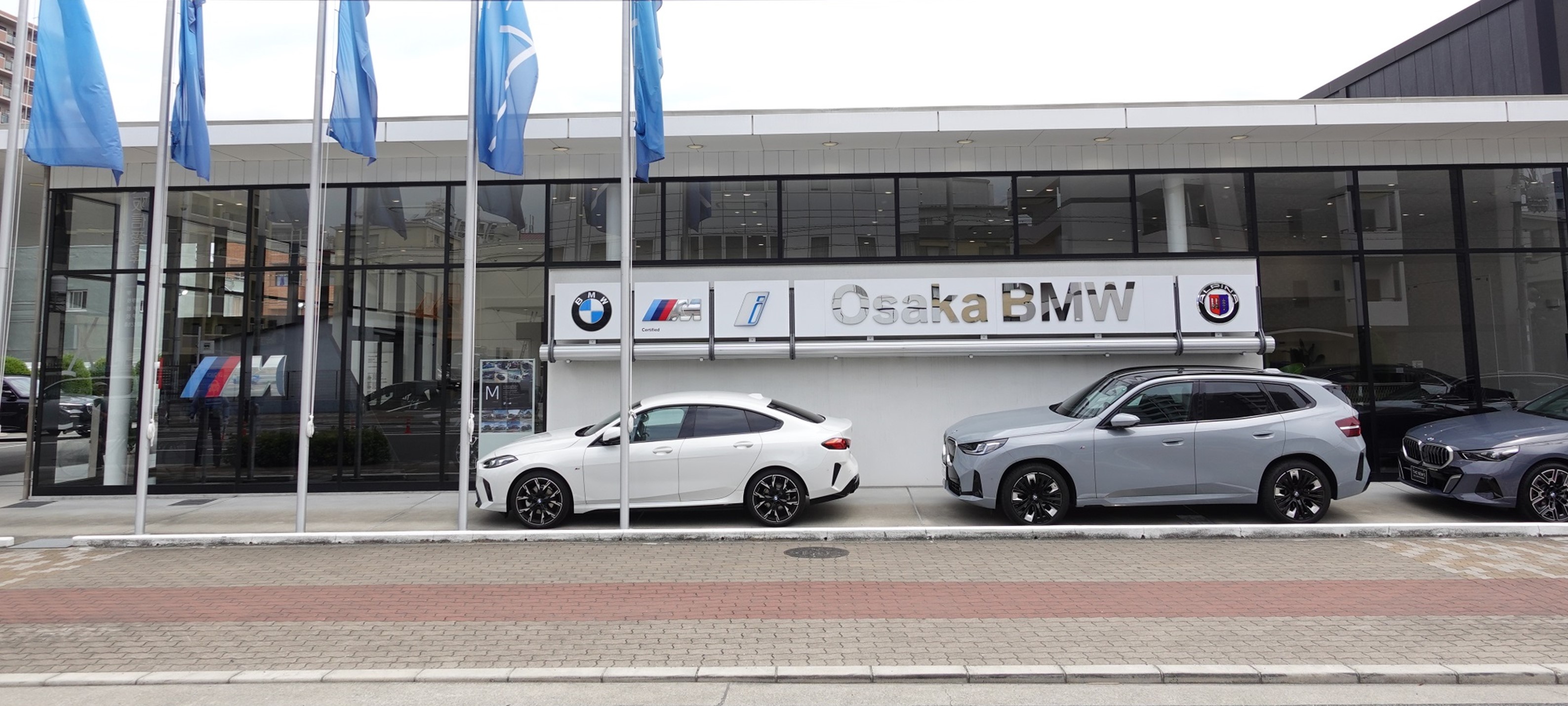 Osaka BMW 城東鶴見支店ショールーム