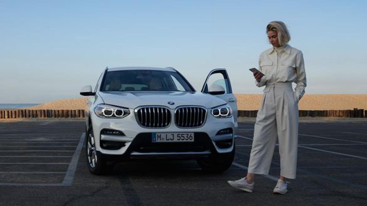 BMWカタログ・アプリ：BMWの全モデルとその詳細。