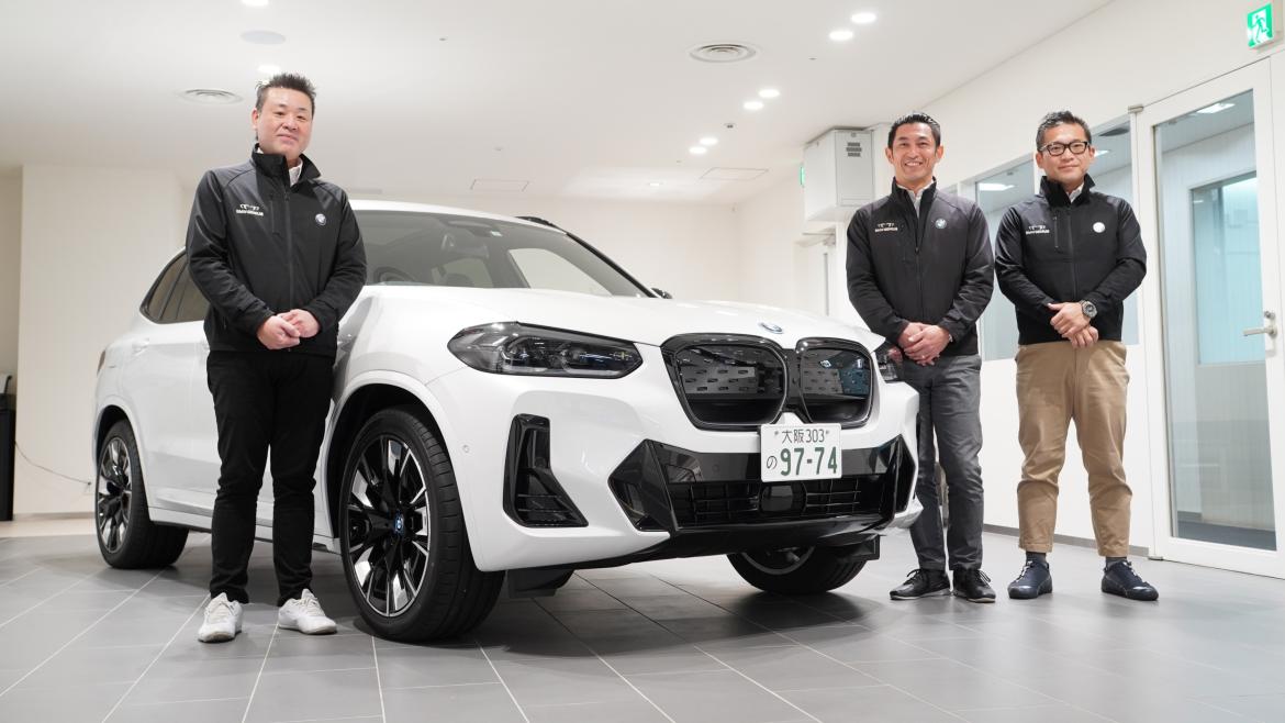Osaka BMWの特徴と強み Osaka BMWでは日本初のBMWジーニアスが在籍しており、また在籍する2名ともが優秀ジーニアスとしてメーカーからの表彰を受けております!